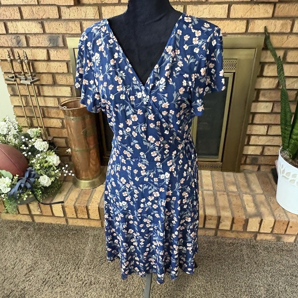 Kaileigh Blue Floral Wrap Dress Women's Size Large